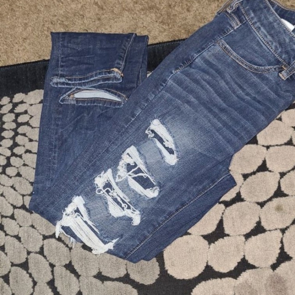 American Eagle ripped jeans